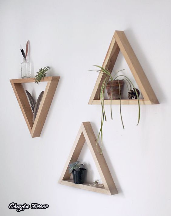 Kệ gỗ treo tường hình tam giác